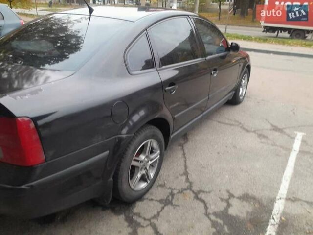 Черный Фольксваген Пассат, объемом двигателя 1.78 л и пробегом 378 тыс. км за 3600 $, фото 1 на Automoto.ua