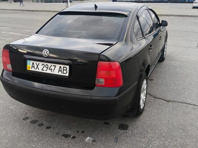 Черный Фольксваген Пассат, объемом двигателя 1.8 л и пробегом 435 тыс. км за 4300 $, фото 4 на Automoto.ua