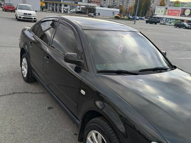 Черный Фольксваген Пассат, объемом двигателя 1.8 л и пробегом 435 тыс. км за 4300 $, фото 1 на Automoto.ua