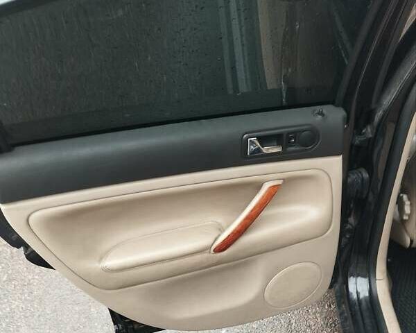 Чорний Фольксваген Пассат, об'ємом двигуна 2.5 л та пробігом 323 тис. км за 2100 $, фото 3 на Automoto.ua