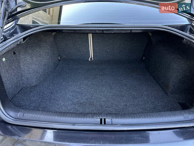 Черный Фольксваген Пассат, объемом двигателя 1.6 л и пробегом 249 тыс. км за 5100 $, фото 21 на Automoto.ua