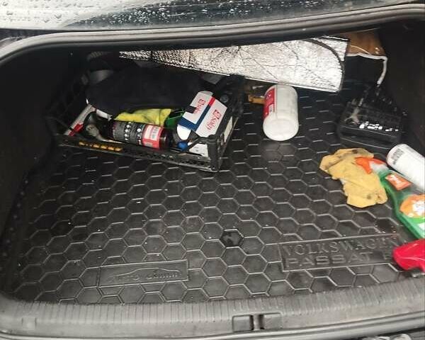 Чорний Фольксваген Пассат, об'ємом двигуна 2.5 л та пробігом 323 тис. км за 2100 $, фото 7 на Automoto.ua