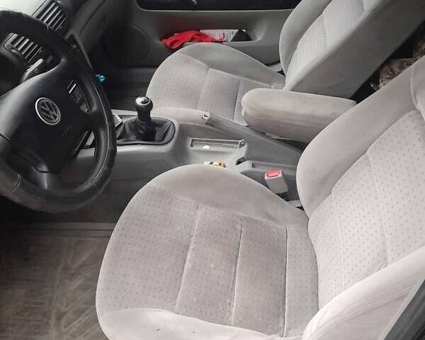 Черный Фольксваген Пассат, объемом двигателя 1.78 л и пробегом 378 тыс. км за 3600 $, фото 9 на Automoto.ua