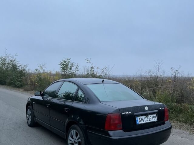 Черный Фольксваген Пассат, объемом двигателя 2.5 л и пробегом 400 тыс. км за 3300 $, фото 4 на Automoto.ua