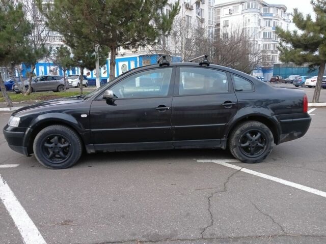 Черный Фольксваген Пассат, объемом двигателя 1.9 л и пробегом 406 тыс. км за 2650 $, фото 3 на Automoto.ua