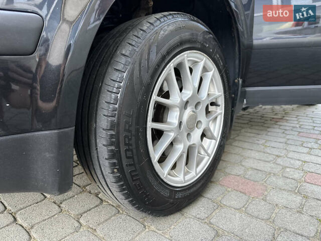 Черный Фольксваген Пассат, объемом двигателя 1.6 л и пробегом 249 тыс. км за 5100 $, фото 19 на Automoto.ua