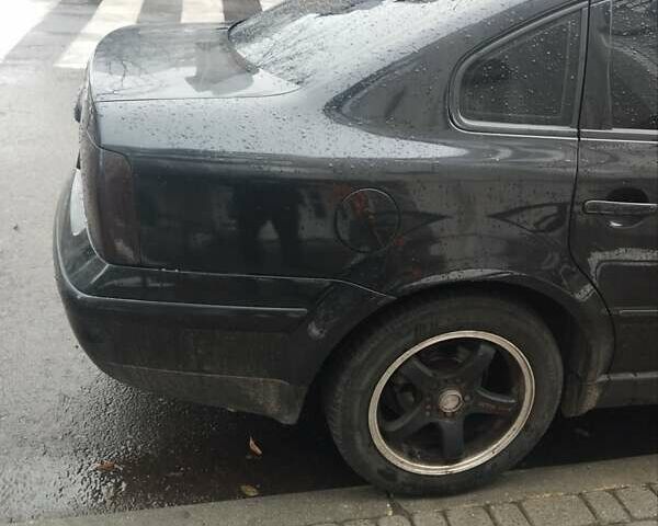 Чорний Фольксваген Пассат, об'ємом двигуна 2.5 л та пробігом 323 тис. км за 2100 $, фото 16 на Automoto.ua