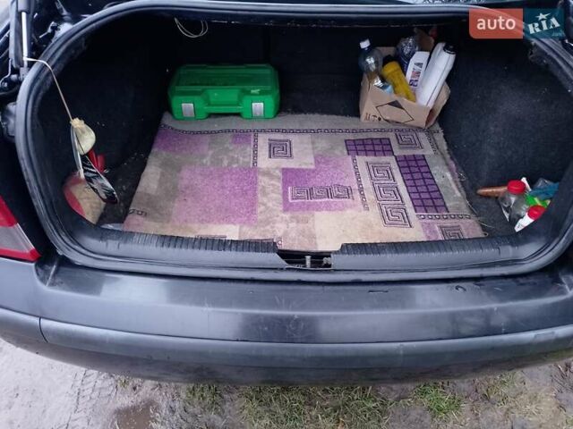 Черный Фольксваген Пассат, объемом двигателя 1.9 л и пробегом 464 тыс. км за 3700 $, фото 18 на Automoto.ua