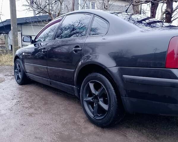 Черный Фольксваген Пассат, объемом двигателя 1.9 л и пробегом 464 тыс. км за 3700 $, фото 3 на Automoto.ua