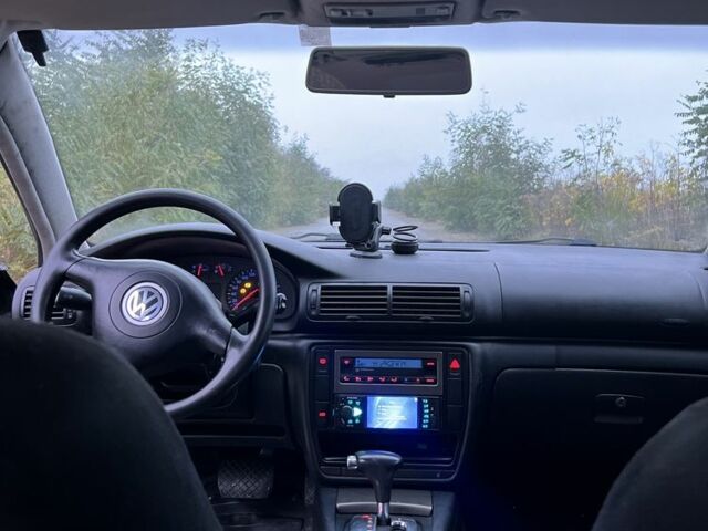 Черный Фольксваген Пассат, объемом двигателя 2.5 л и пробегом 400 тыс. км за 3300 $, фото 7 на Automoto.ua