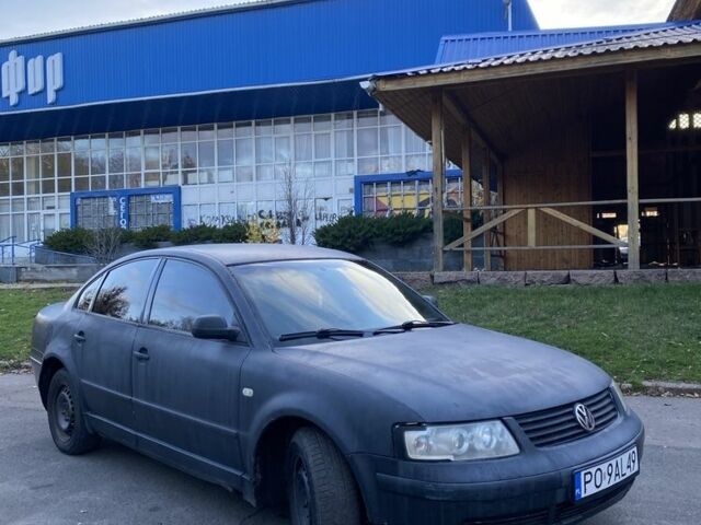 Черный Фольксваген Пассат, объемом двигателя 1.9 л и пробегом 273 тыс. км за 1600 $, фото 1 на Automoto.ua