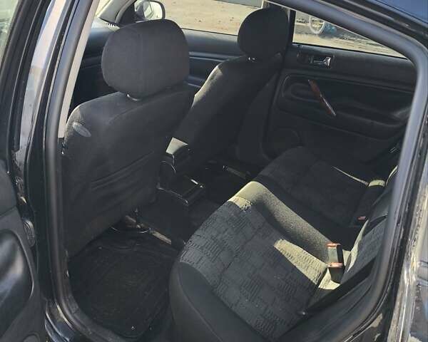 Чорний Фольксваген Пассат, об'ємом двигуна 2.5 л та пробігом 250 тис. км за 2999 $, фото 14 на Automoto.ua