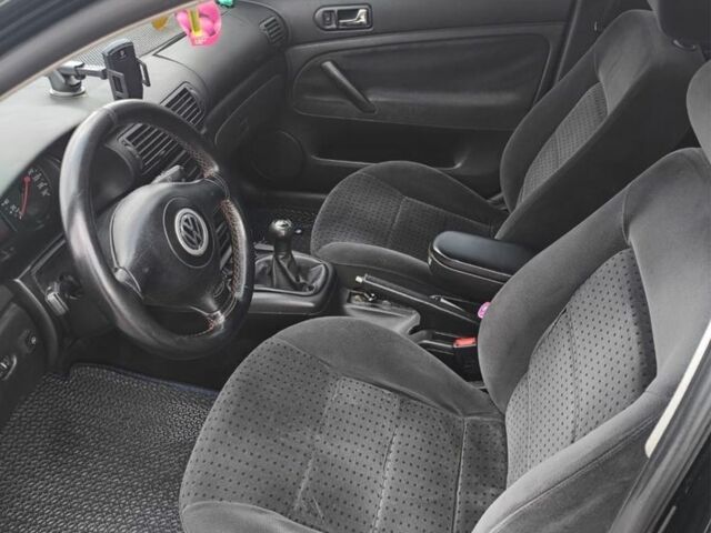 Черный Фольксваген Пассат, объемом двигателя 1.8 л и пробегом 435 тыс. км за 4300 $, фото 3 на Automoto.ua