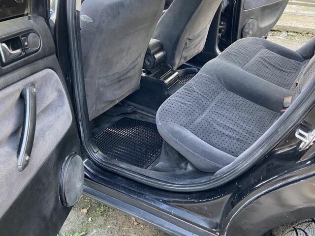 Черный Фольксваген Пассат, объемом двигателя 0 л и пробегом 300 тыс. км за 1650 $, фото 17 на Automoto.ua