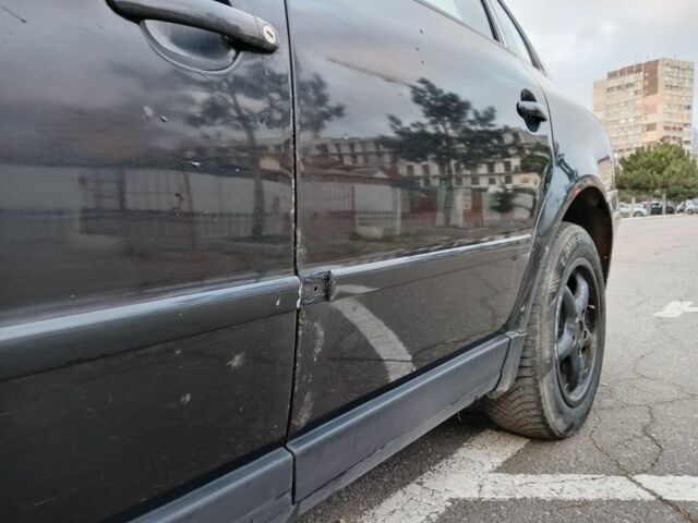 Черный Фольксваген Пассат, объемом двигателя 1.9 л и пробегом 406 тыс. км за 2650 $, фото 12 на Automoto.ua