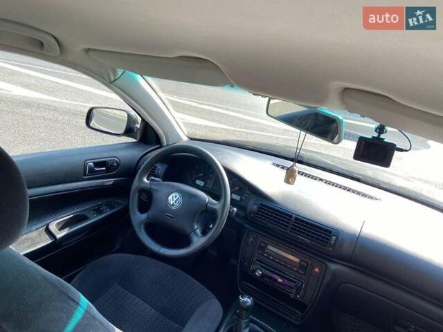 Чорний Фольксваген Пассат, об'ємом двигуна 1.6 л та пробігом 315 тис. км за 4500 $, фото 1 на Automoto.ua