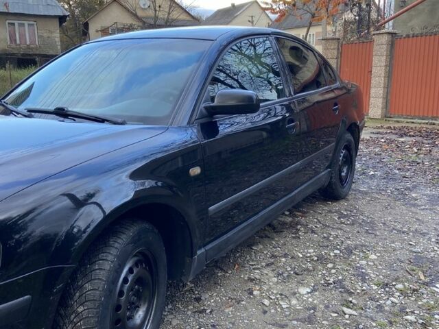 Черный Фольксваген Пассат, объемом двигателя 0 л и пробегом 300 тыс. км за 1650 $, фото 8 на Automoto.ua