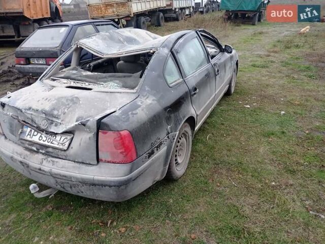 Черный Фольксваген Пассат, объемом двигателя 1.78 л и пробегом 315 тыс. км за 1500 $, фото 7 на Automoto.ua