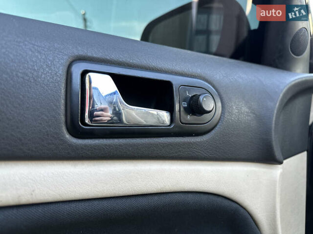 Черный Фольксваген Пассат, объемом двигателя 1.6 л и пробегом 249 тыс. км за 5100 $, фото 17 на Automoto.ua