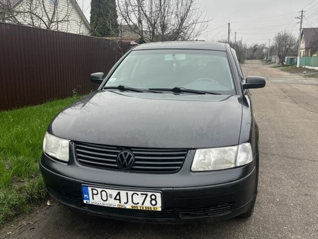 Черный Фольксваген Пассат, объемом двигателя 1.9 л и пробегом 450 тыс. км за 1700 $, фото 1 на Automoto.ua