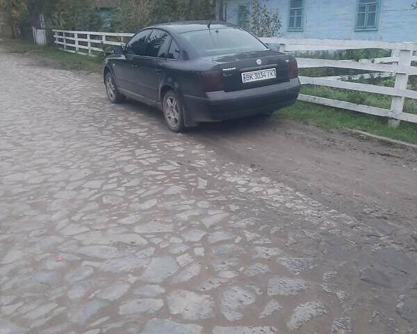 Чорний Фольксваген Пассат, об'ємом двигуна 1.8 л та пробігом 350 тис. км за 3333 $, фото 2 на Automoto.ua