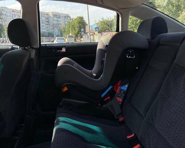 Чорний Фольксваген Пассат, об'ємом двигуна 1.6 л та пробігом 315 тис. км за 4500 $, фото 9 на Automoto.ua