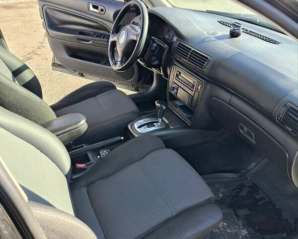 Чорний Фольксваген Пассат, об'ємом двигуна 2.5 л та пробігом 250 тис. км за 2999 $, фото 12 на Automoto.ua