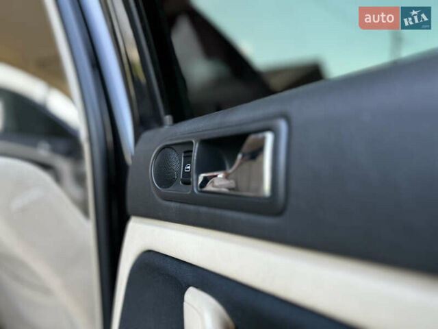 Черный Фольксваген Пассат, объемом двигателя 1.6 л и пробегом 249 тыс. км за 5100 $, фото 10 на Automoto.ua