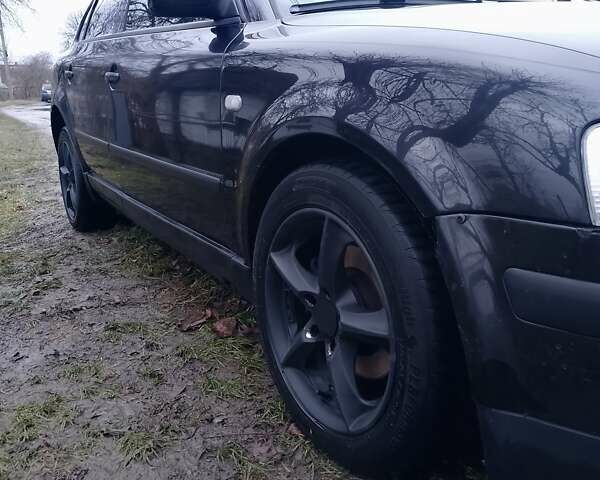 Черный Фольксваген Пассат, объемом двигателя 1.9 л и пробегом 464 тыс. км за 3700 $, фото 4 на Automoto.ua