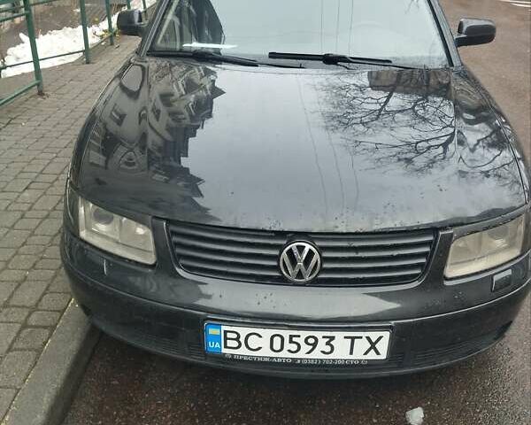 Чорний Фольксваген Пассат, об'ємом двигуна 2.5 л та пробігом 323 тис. км за 2100 $, фото 19 на Automoto.ua