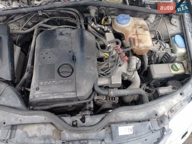 Черный Фольксваген Пассат, объемом двигателя 1.78 л и пробегом 315 тыс. км за 1500 $, фото 1 на Automoto.ua