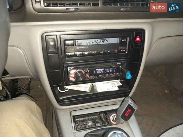 Черный Фольксваген Пассат, объемом двигателя 1.78 л и пробегом 378 тыс. км за 3600 $, фото 3 на Automoto.ua