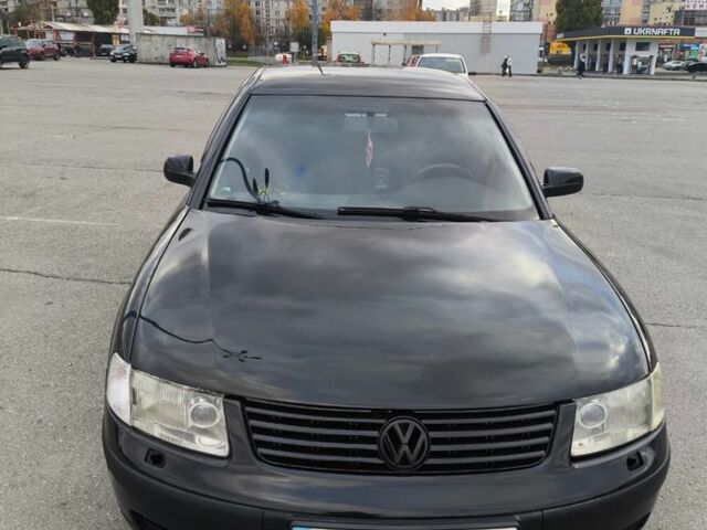 Черный Фольксваген Пассат, объемом двигателя 1.8 л и пробегом 435 тыс. км за 4300 $, фото 2 на Automoto.ua