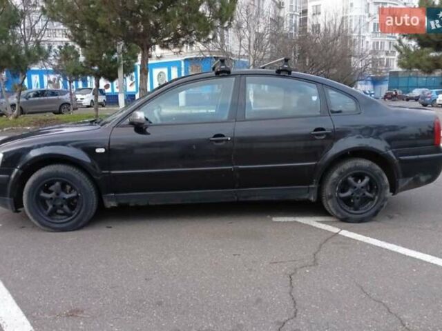 Черный Фольксваген Пассат, объемом двигателя 1.9 л и пробегом 175 тыс. км за 2150 $, фото 5 на Automoto.ua