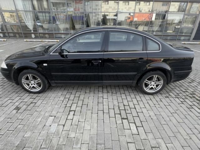 Черный Фольксваген Пассат, объемом двигателя 1.6 л и пробегом 194 тыс. км за 6000 $, фото 1 на Automoto.ua