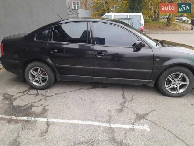 Черный Фольксваген Пассат, объемом двигателя 1.78 л и пробегом 378 тыс. км за 3600 $, фото 6 на Automoto.ua