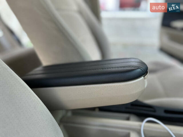 Черный Фольксваген Пассат, объемом двигателя 1.6 л и пробегом 249 тыс. км за 5100 $, фото 12 на Automoto.ua