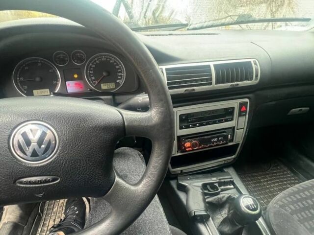 Чорний Фольксваген Пассат, об'ємом двигуна 1.9 л та пробігом 385 тис. км за 1600 $, фото 4 на Automoto.ua