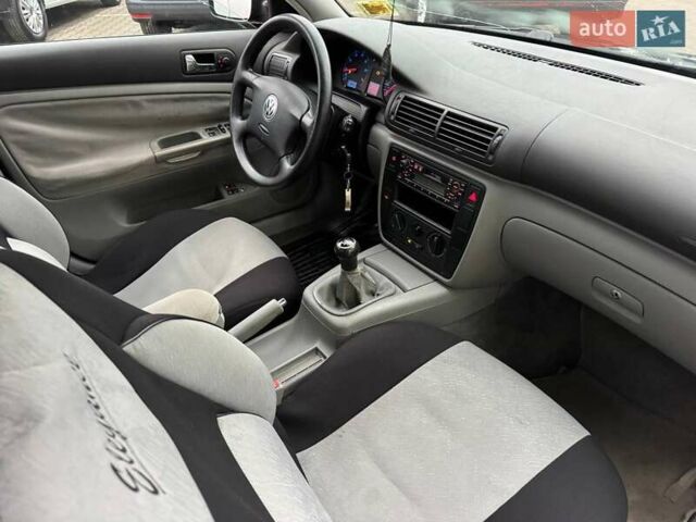 Чорний Фольксваген Пассат, об'ємом двигуна 1.78 л та пробігом 327 тис. км за 3900 $, фото 11 на Automoto.ua
