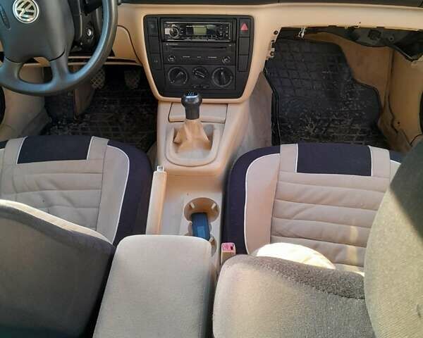 Чорний Фольксваген Пассат, об'ємом двигуна 1.6 л та пробігом 245 тис. км за 4850 $, фото 3 на Automoto.ua