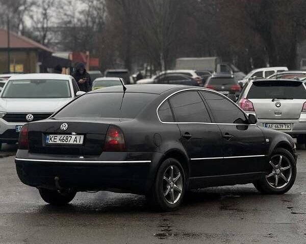 Черный Фольксваген Пассат, объемом двигателя 2.77 л и пробегом 325 тыс. км за 3500 $, фото 1 на Automoto.ua