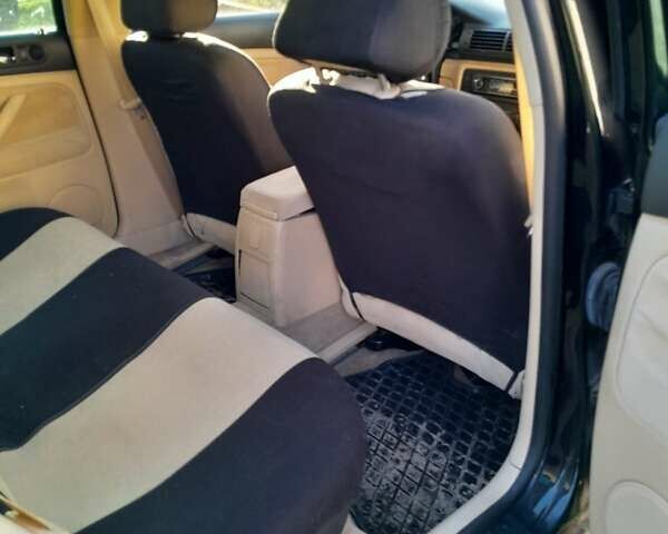 Чорний Фольксваген Пассат, об'ємом двигуна 1.6 л та пробігом 245 тис. км за 4850 $, фото 9 на Automoto.ua