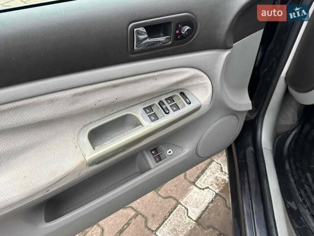 Чорний Фольксваген Пассат, об'ємом двигуна 1.78 л та пробігом 327 тис. км за 3900 $, фото 19 на Automoto.ua