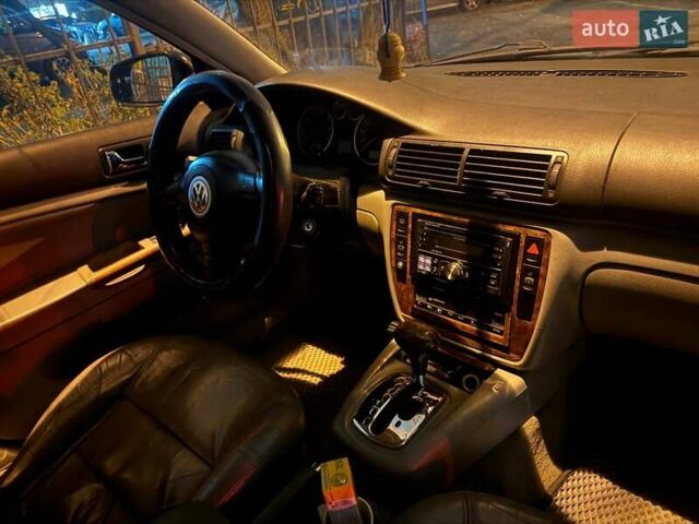 Черный Фольксваген Пассат, объемом двигателя 2.77 л и пробегом 325 тыс. км за 3500 $, фото 4 на Automoto.ua