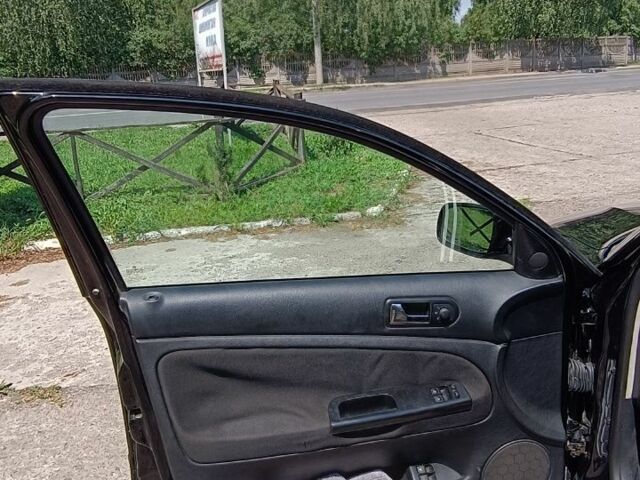 Черный Фольксваген Пассат, объемом двигателя 2 л и пробегом 274 тыс. км за 3400 $, фото 11 на Automoto.ua