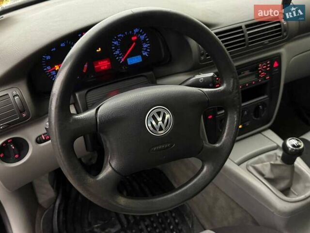 Чорний Фольксваген Пассат, об'ємом двигуна 1.78 л та пробігом 327 тис. км за 3900 $, фото 25 на Automoto.ua