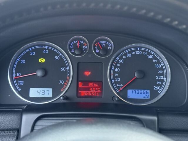 Черный Фольксваген Пассат, объемом двигателя 2 л и пробегом 173 тыс. км за 5500 $, фото 4 на Automoto.ua