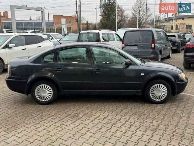 Чорний Фольксваген Пассат, об'ємом двигуна 1.78 л та пробігом 327 тис. км за 3900 $, фото 1 на Automoto.ua