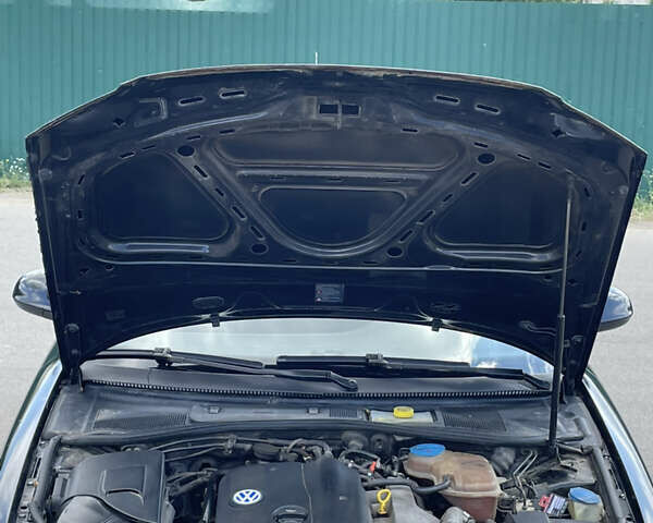 Черный Фольксваген Пассат, объемом двигателя 1.8 л и пробегом 499 тыс. км за 4100 $, фото 11 на Automoto.ua