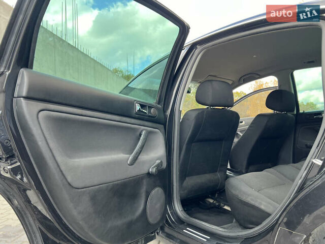 Черный Фольксваген Пассат, объемом двигателя 1.6 л и пробегом 258 тыс. км за 4499 $, фото 18 на Automoto.ua